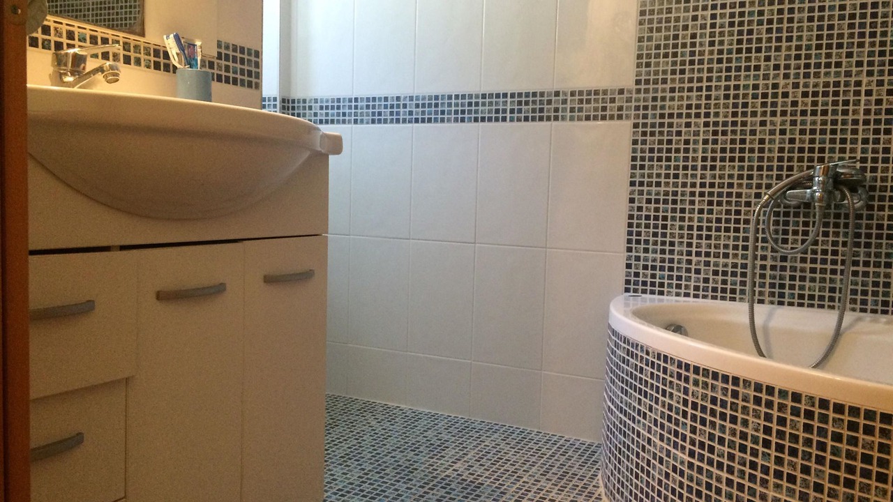 Photo of Bathroom in Golden Beach