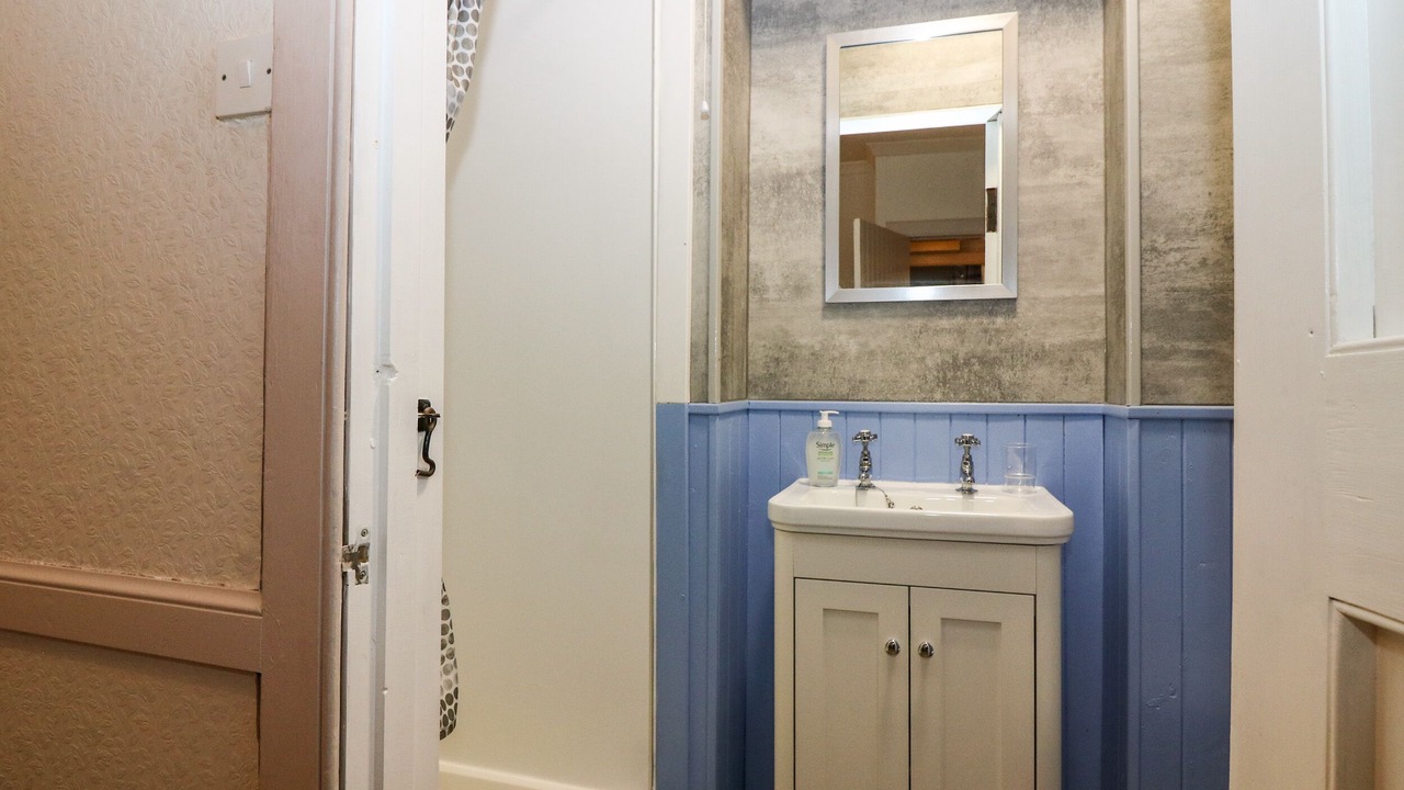 Photo of Bathroom in Kirriemuir