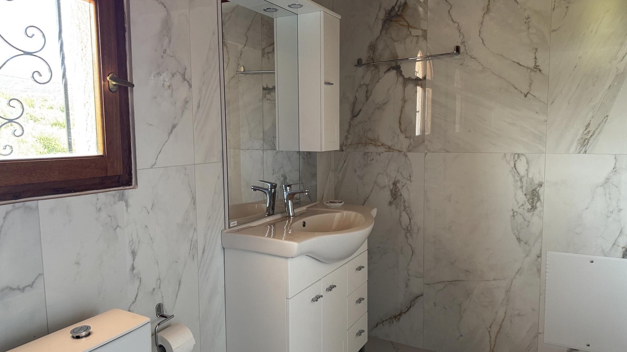 Photo of Bathroom in Aipeia