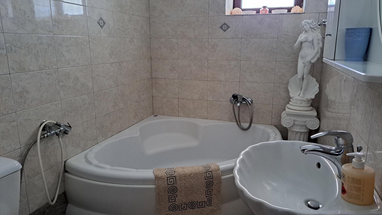 Photo of Bathroom in Keratokambos