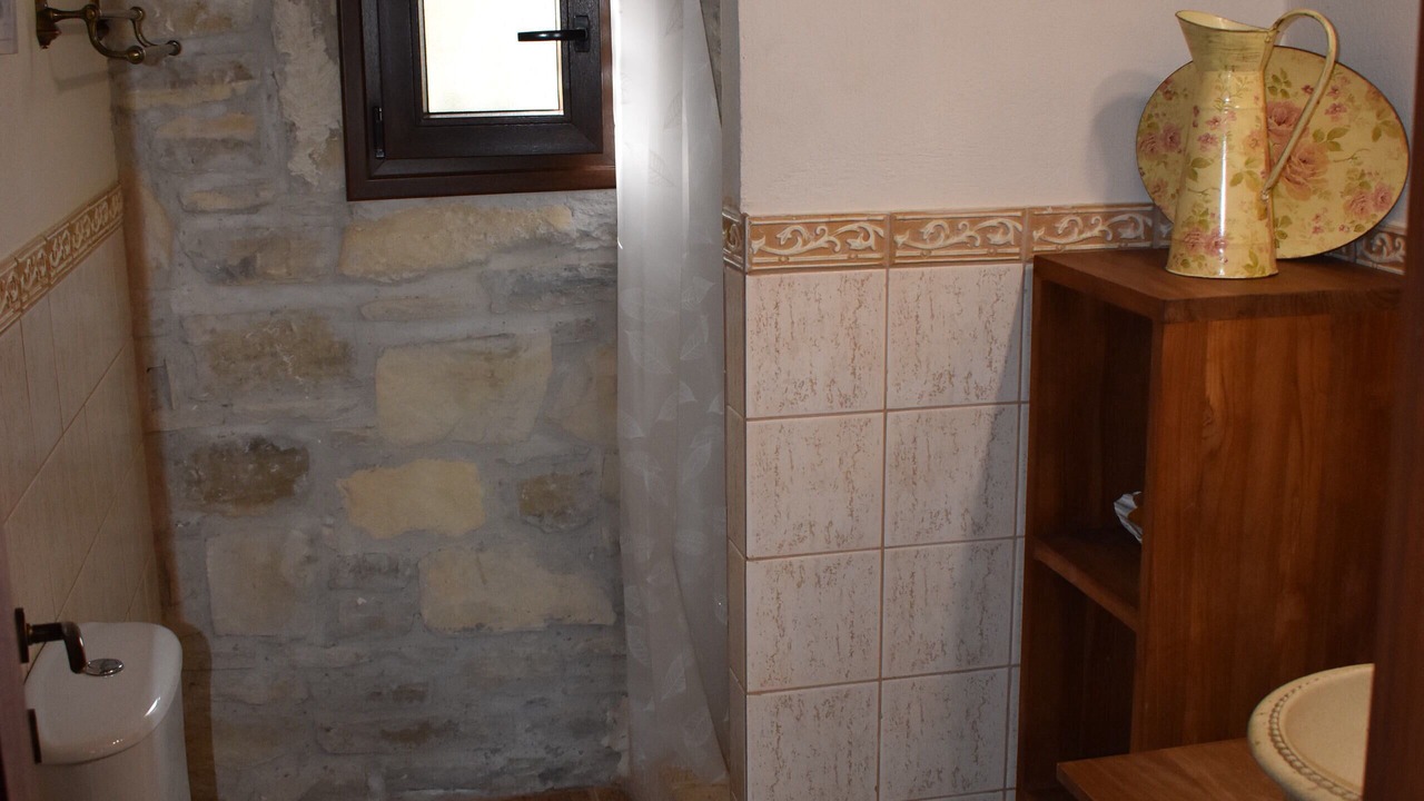 Photo of Bathroom in Viannos