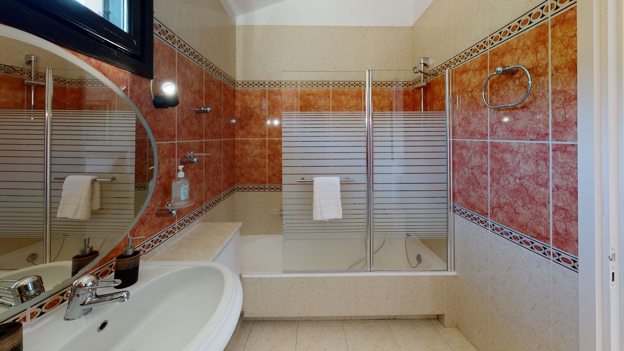 Photo of Bathroom in Nerotrivia