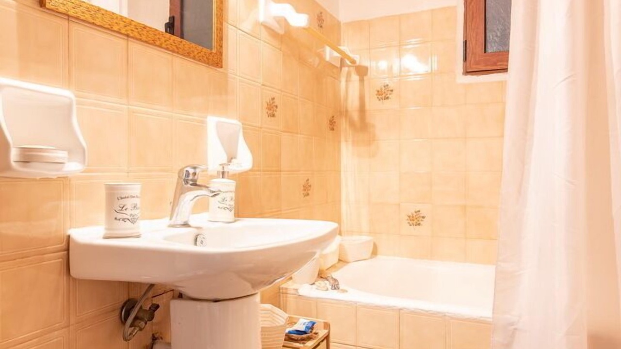 Photo of Bathroom in Avdou