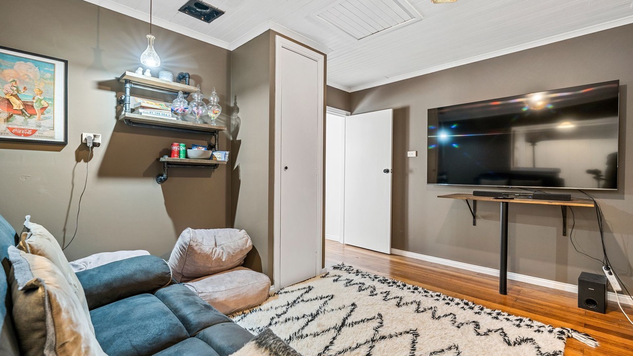 Photo of Livingroom in Clarence Point