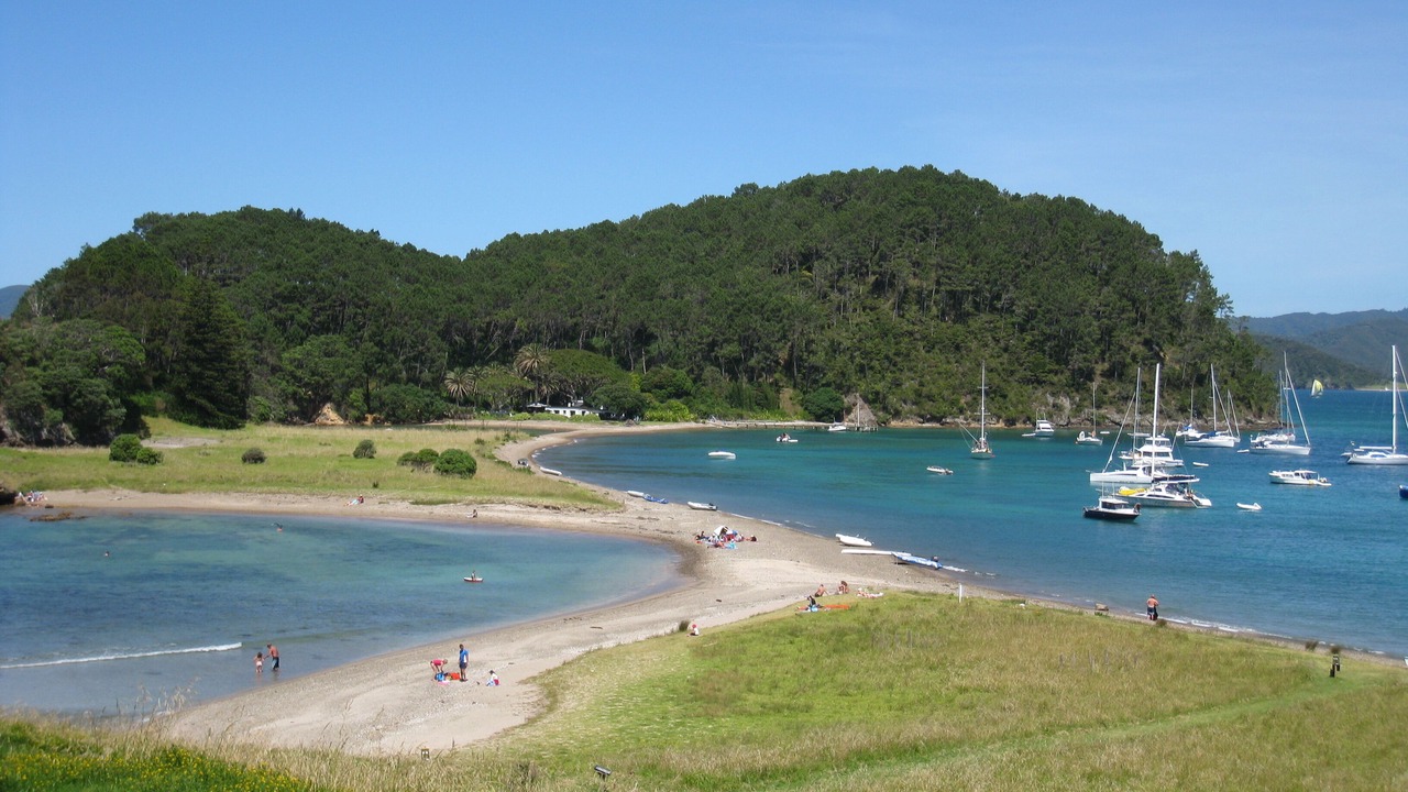 Photo of Others in Russell
