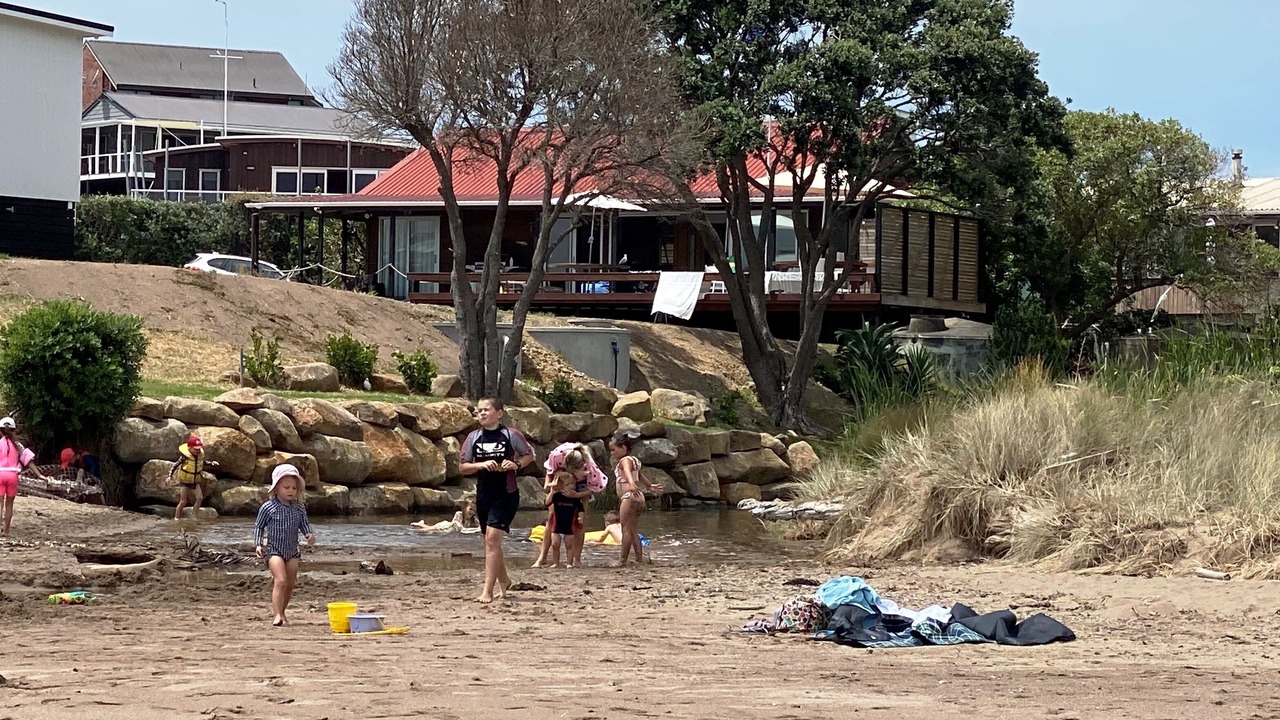 Photo of Others in Russell