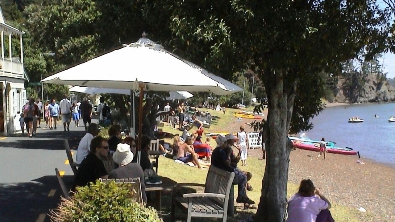 Photo of Others in Russell
