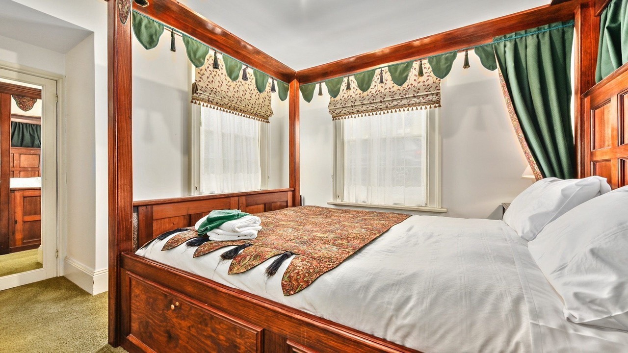 Photo of Bedroom in Launceston CBD
