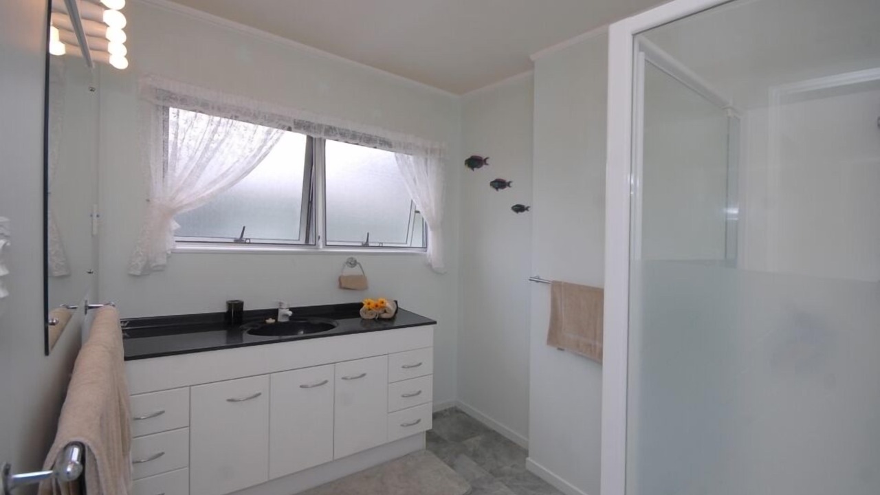 Photo of Bathroom in Coopers Beach