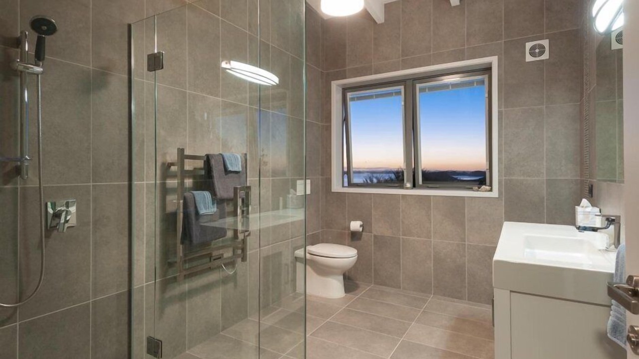 Photo of Bathroom in Russell