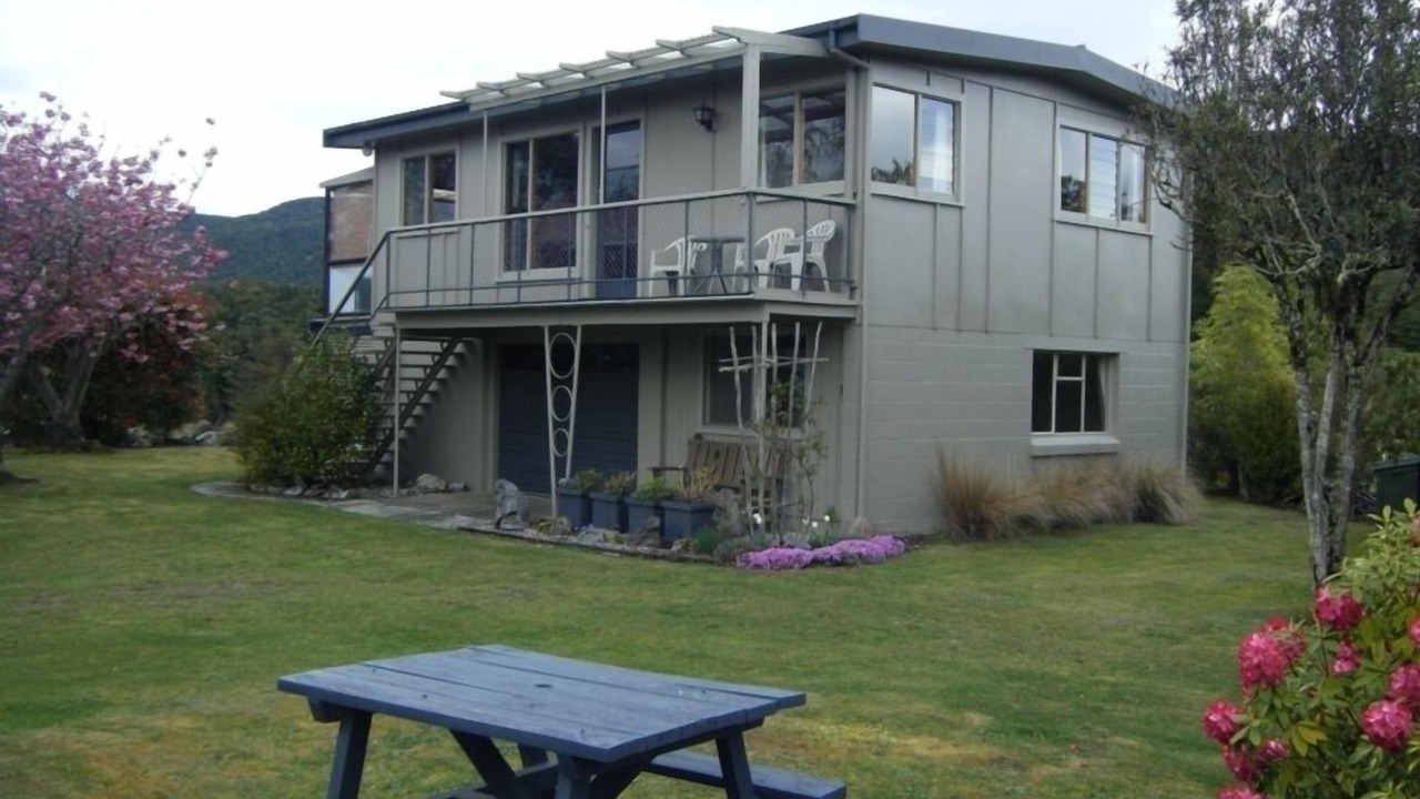 Photo of Others in Manapouri
