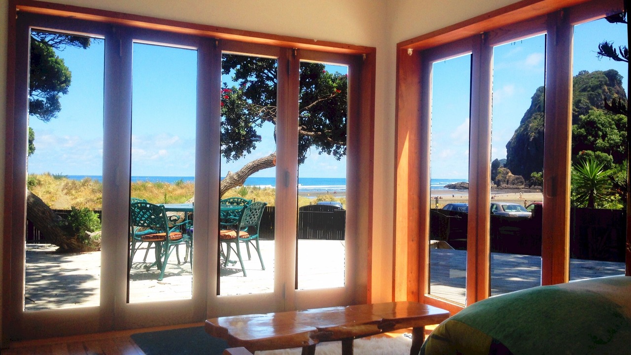 Photo of Livingroom in Piha