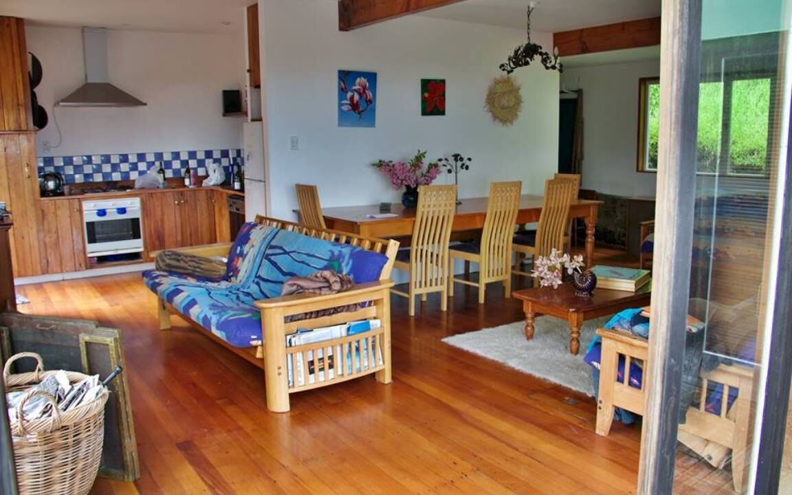Photo of Livingroom in Piha