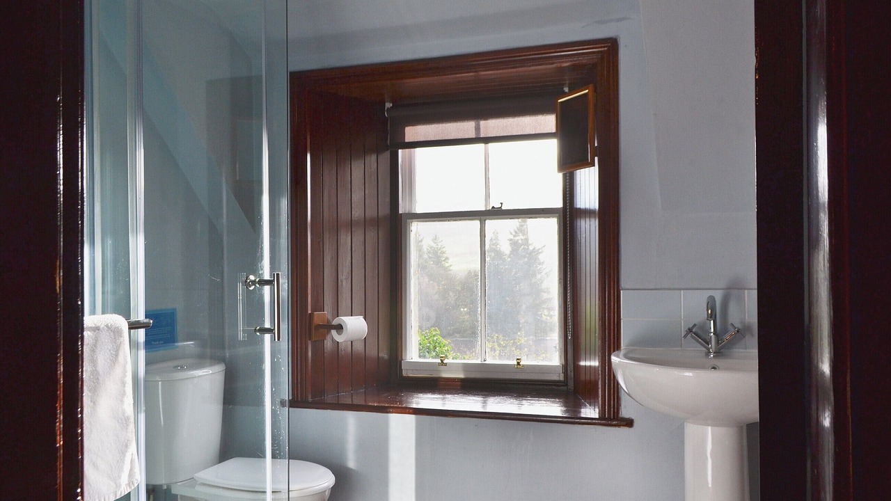 Photo of Bathroom in Weem