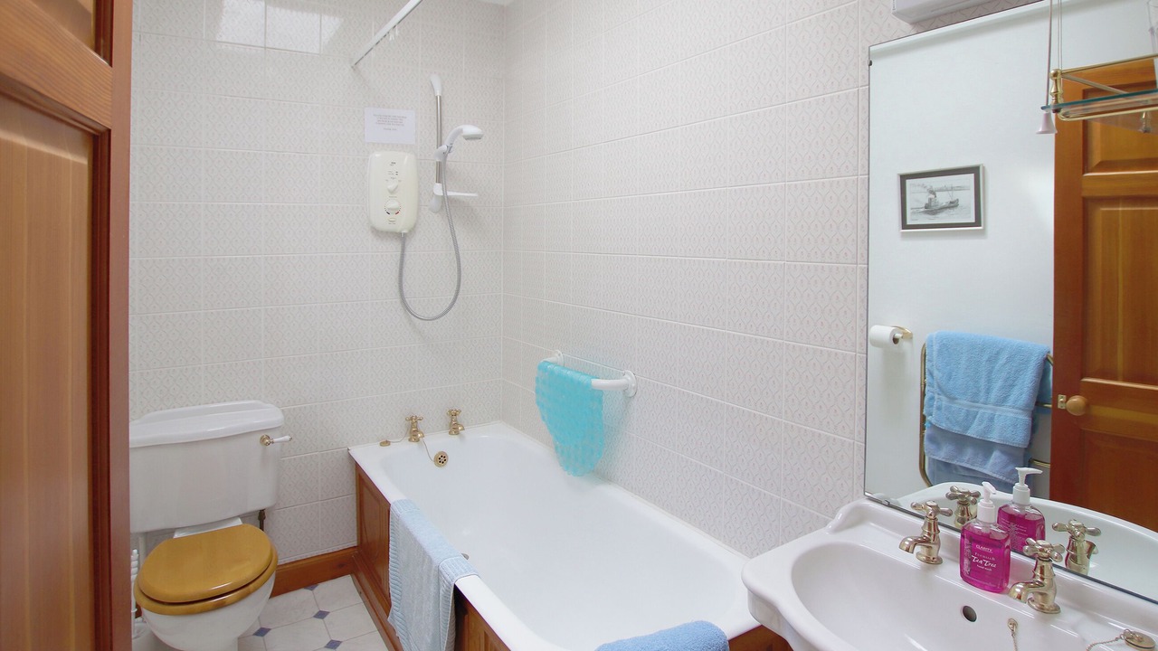Photo of Bathroom in Kelton