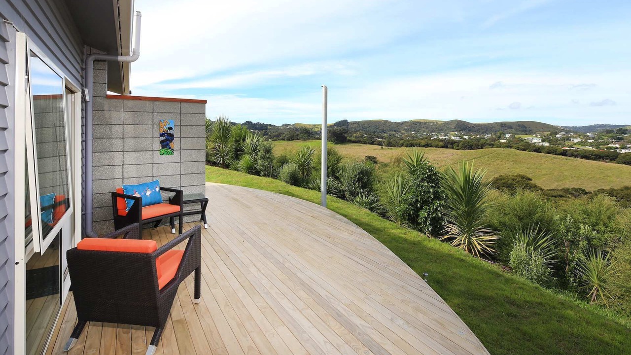 Photo of Patio Balcony in Waiheke Island