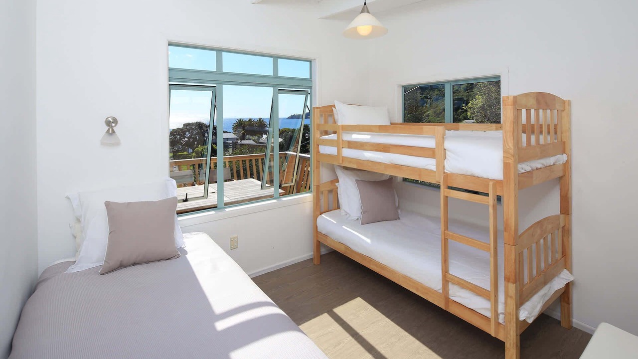 Photo of Bedroom in Onetangi