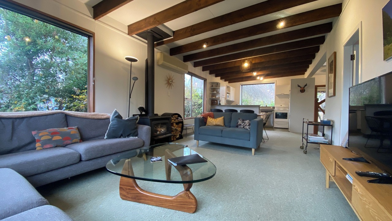 Photo of Livingroom in Albert Town