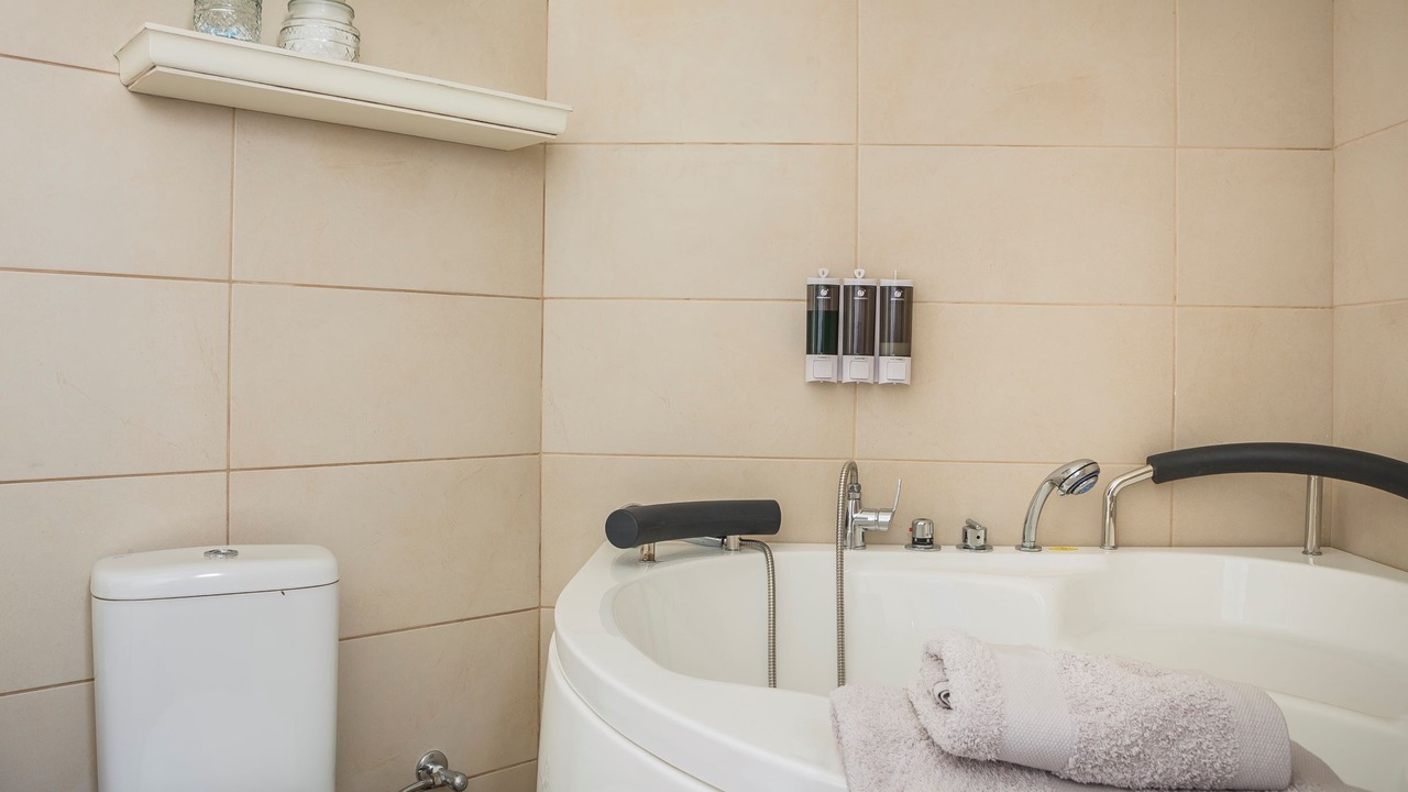 Photo of Bathroom in Mazarakata