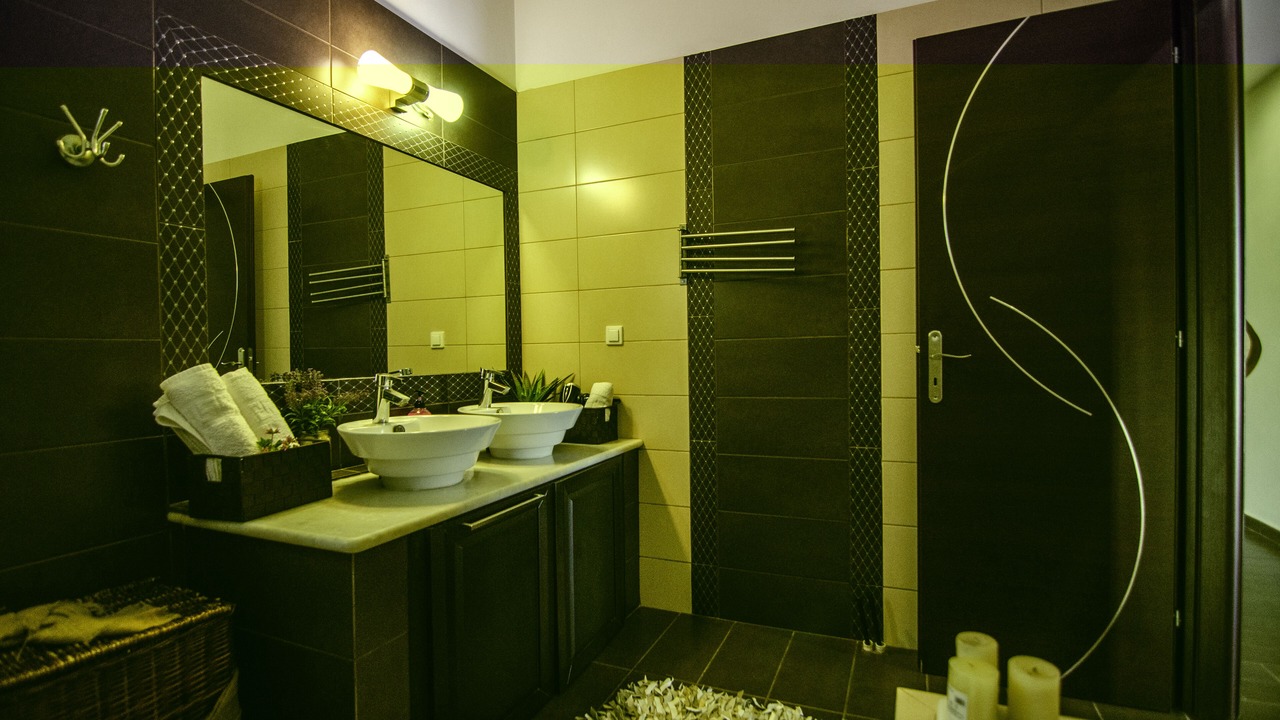 Photo of Bathroom in Ios