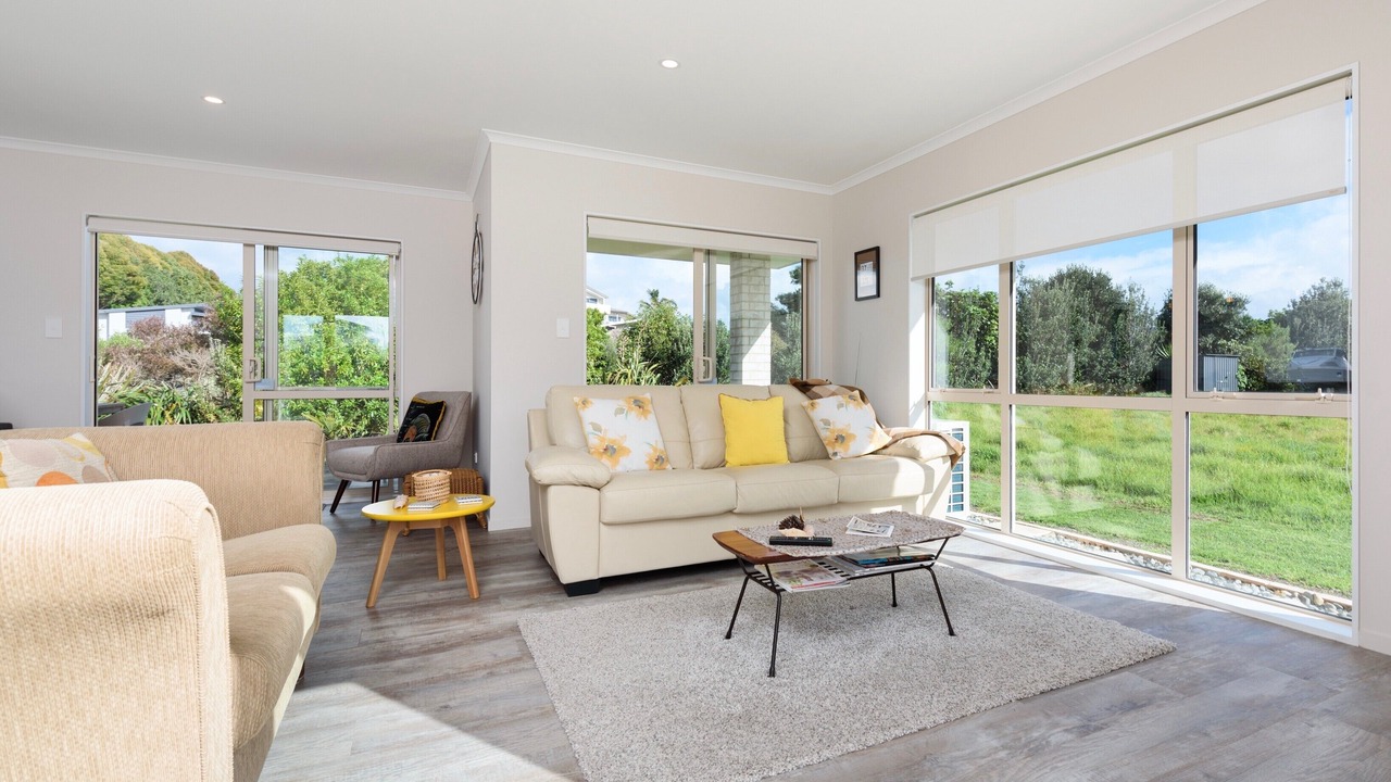 Photo of Livingroom in Waihi Beach