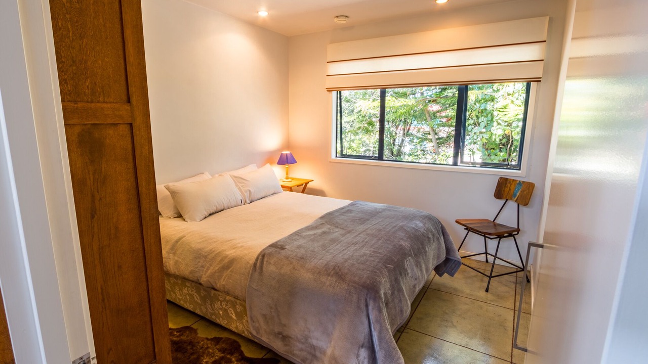 Photo of Bedroom in Pakawau