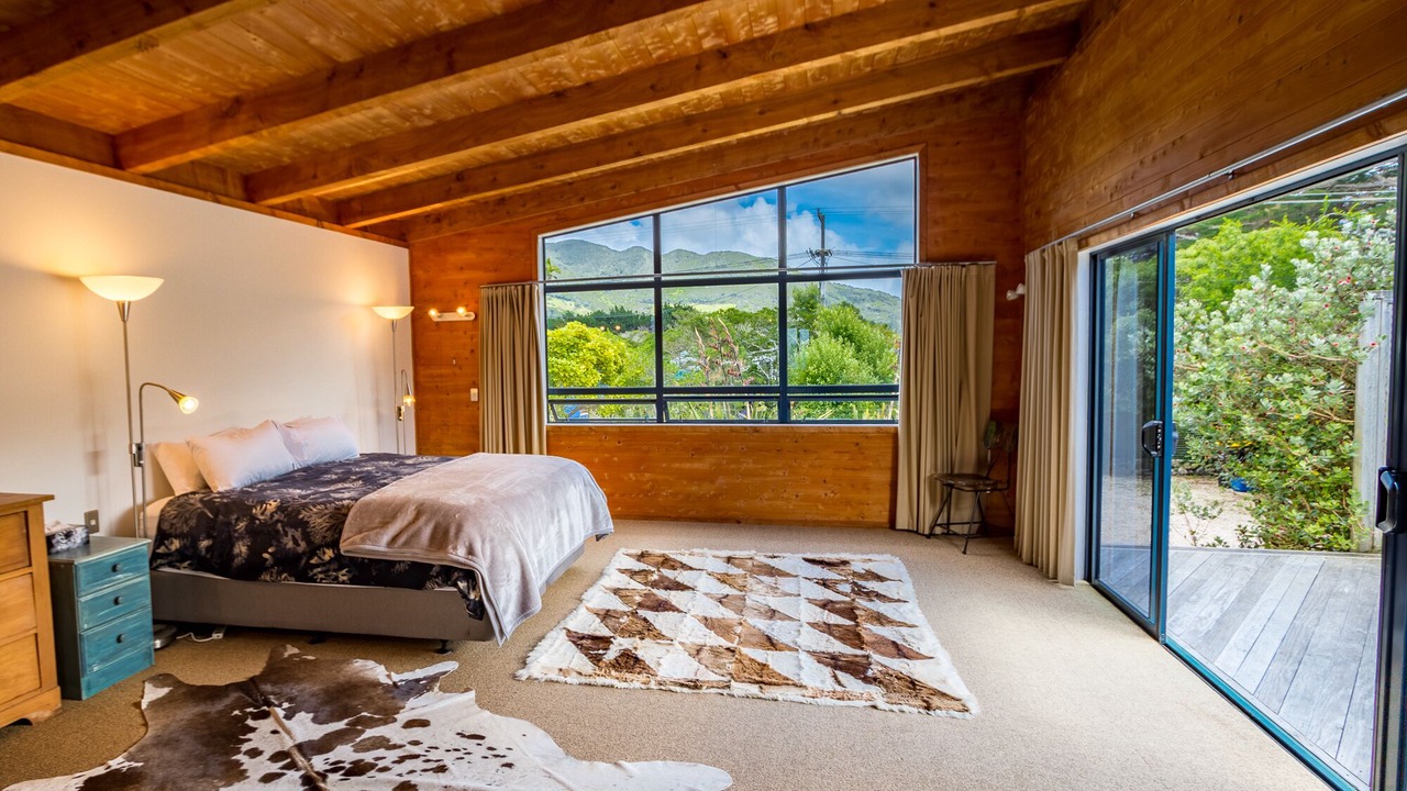 Photo of Bedroom in Pakawau