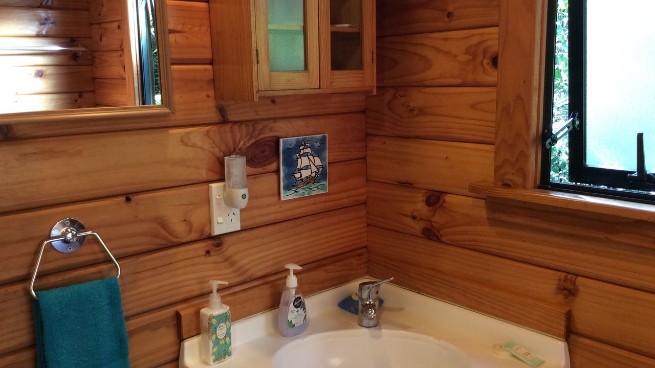 Photo of Bathroom in Kaiteriteri