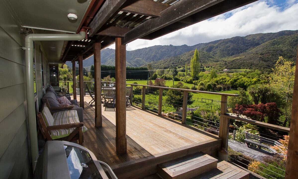 Photo of Patio Balcony in Marahau