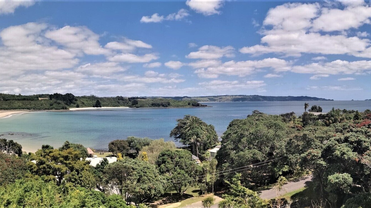 Photo of Others in Te Tii