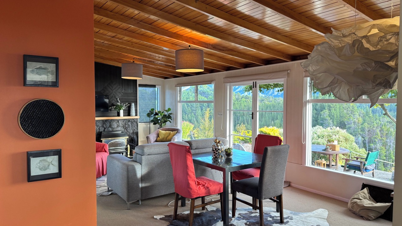 Photo of Livingroom in Ngaio Bay