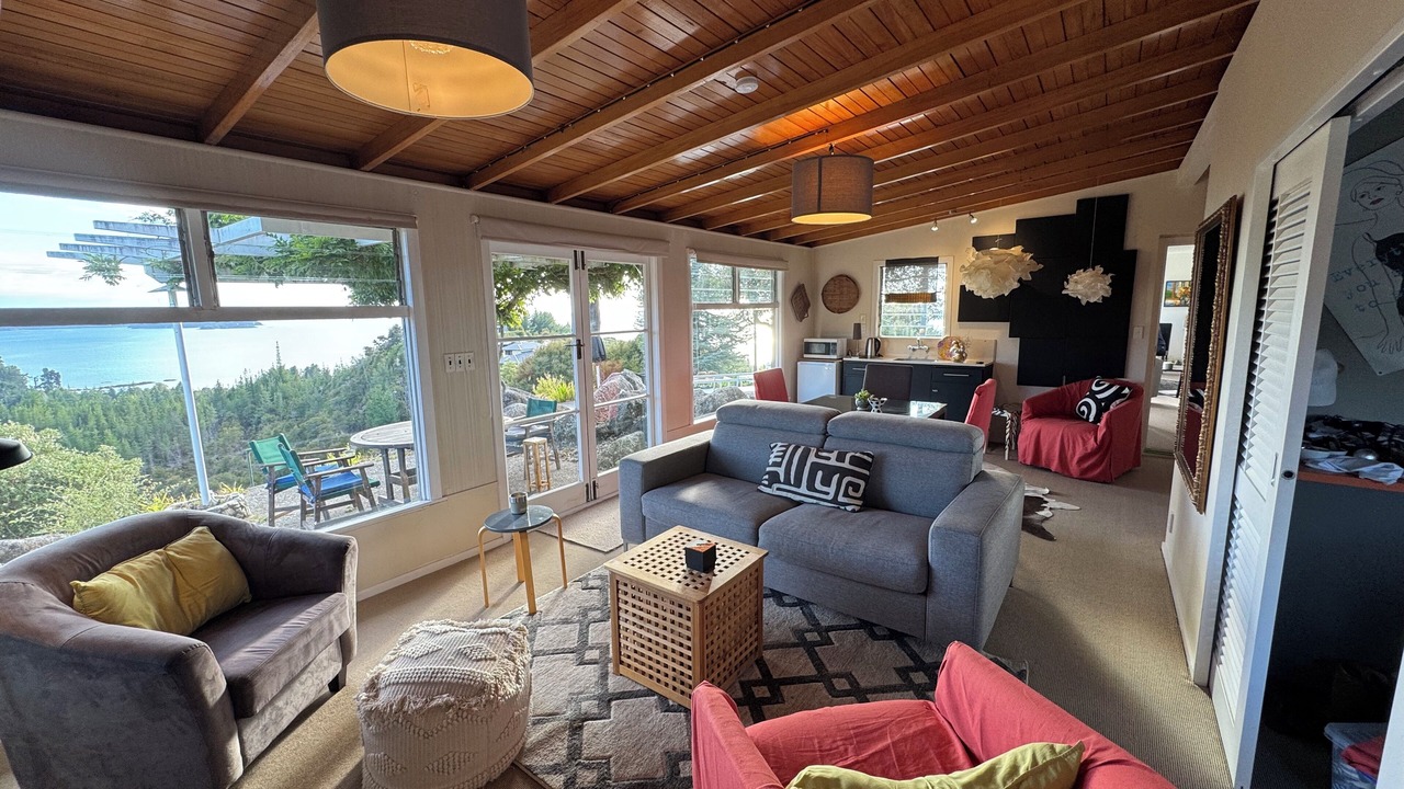 Photo of Livingroom in Ngaio Bay