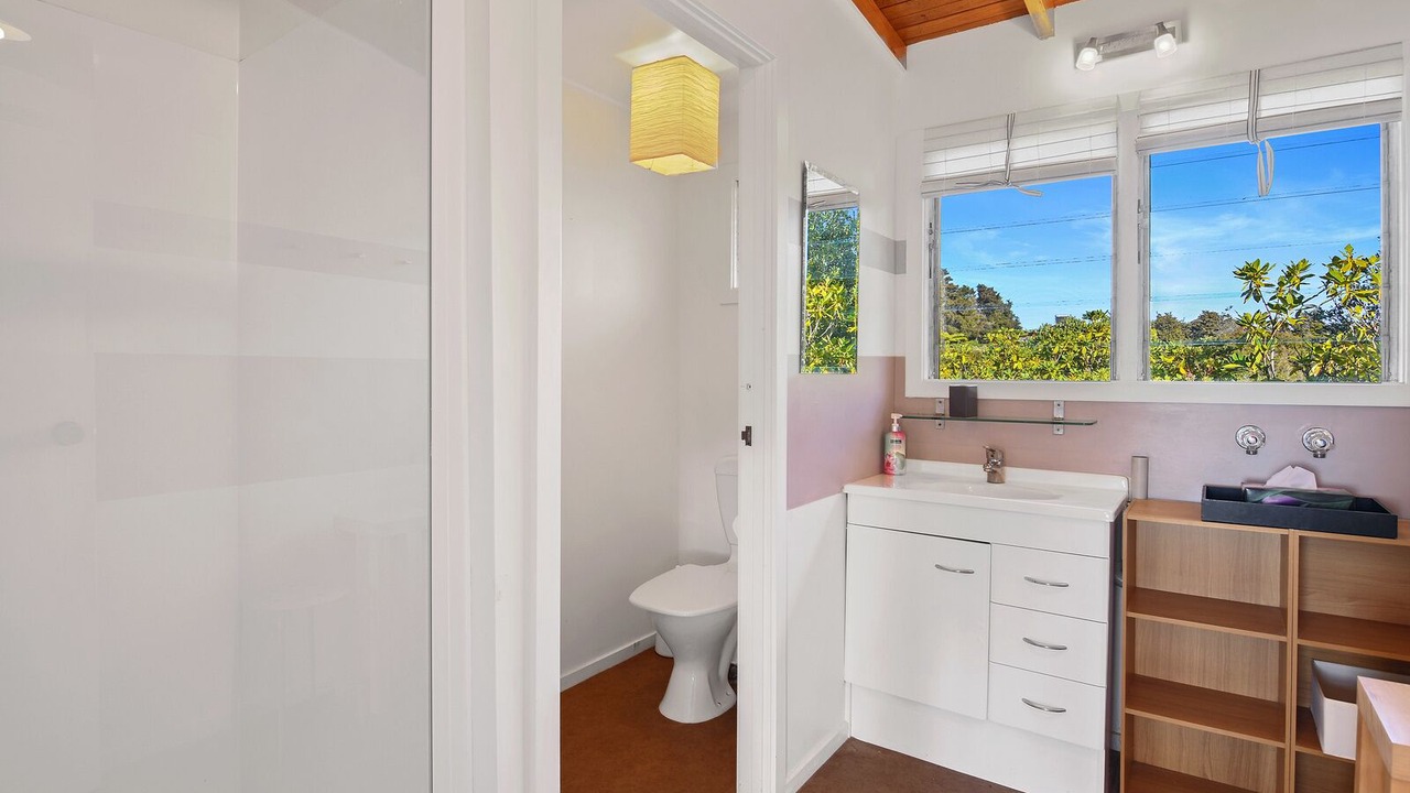 Photo of Bathroom in Ngaio Bay