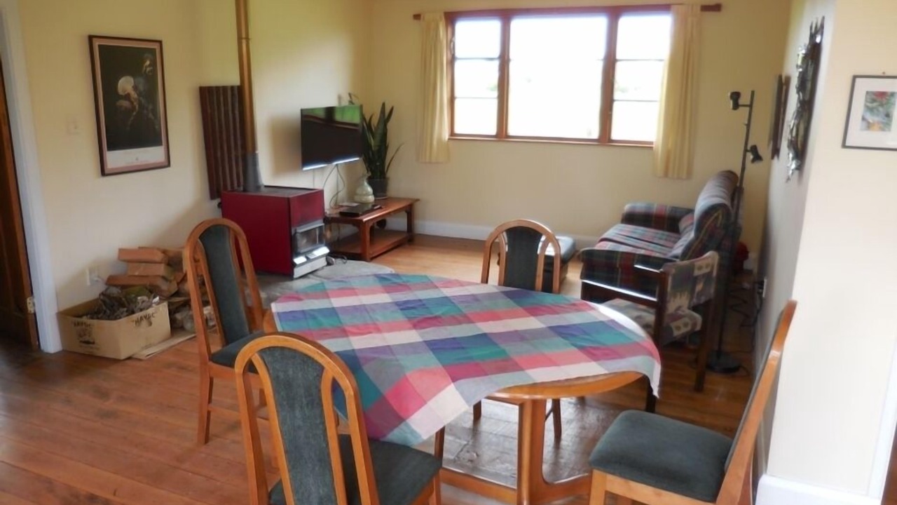 Photo of Livingroom in West Coast