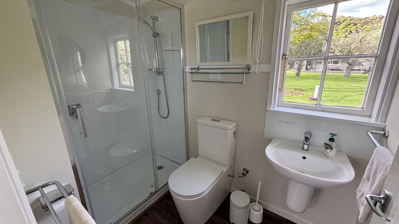 Photo of Bathroom in Russell