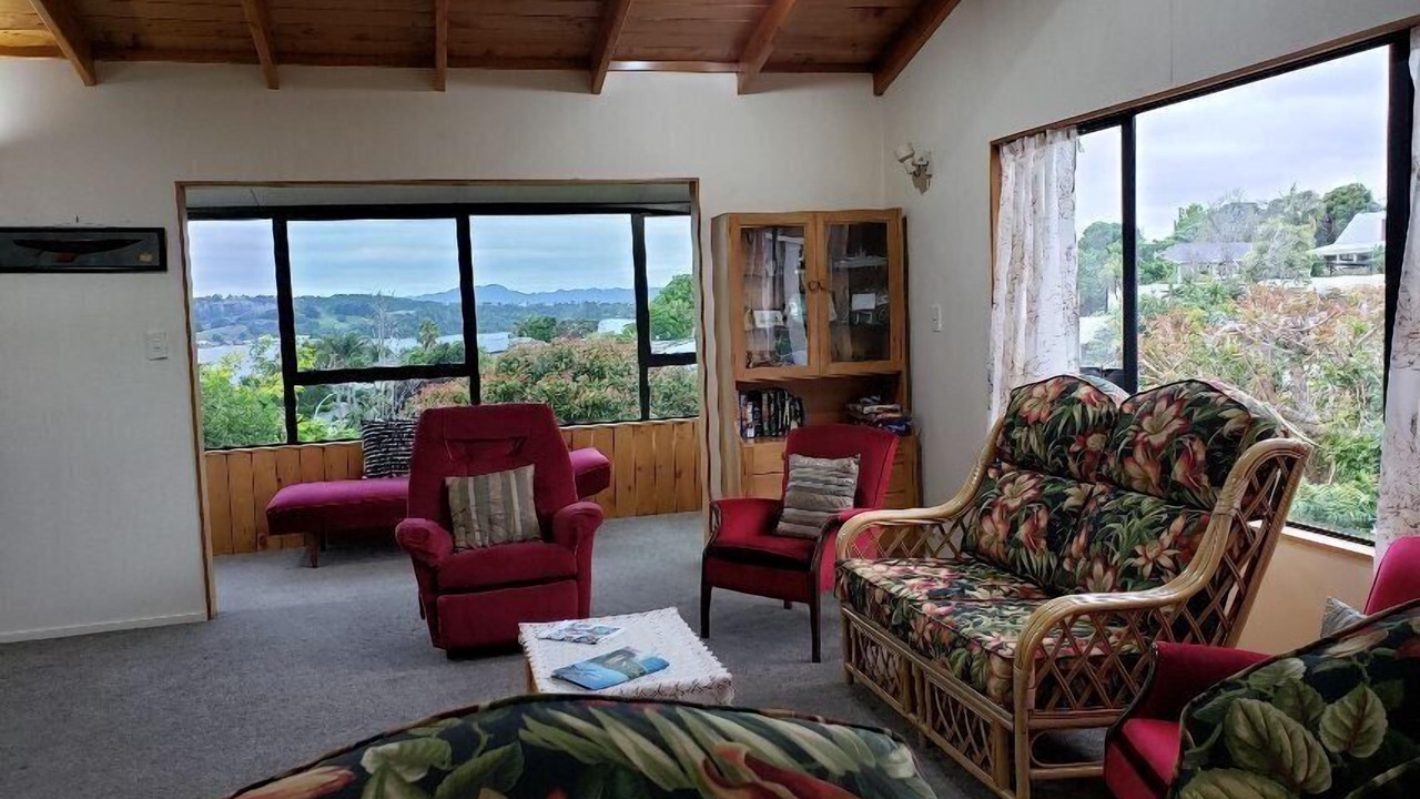 Photo of Livingroom in Snells Beach