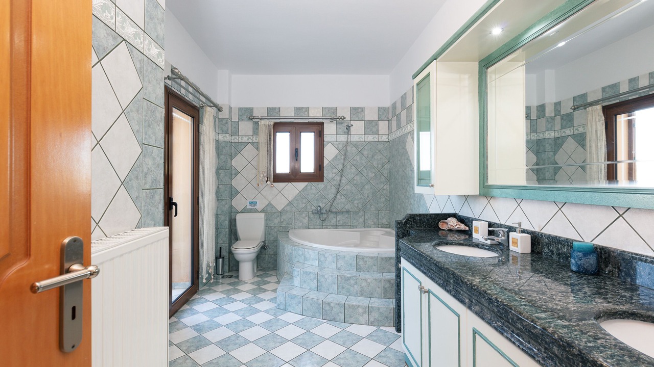 Photo of Bathroom in Perama
