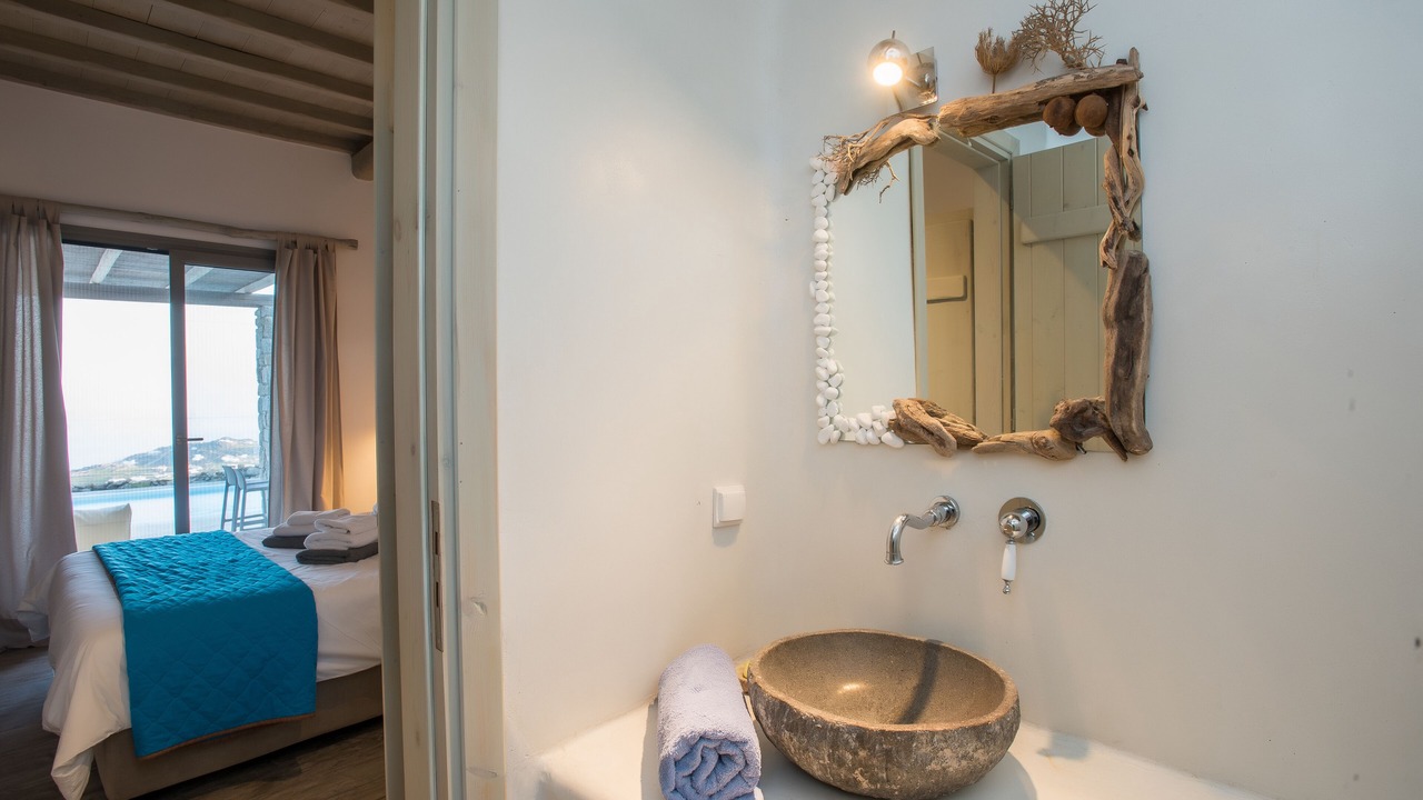 Photo of Bathroom in Plintri