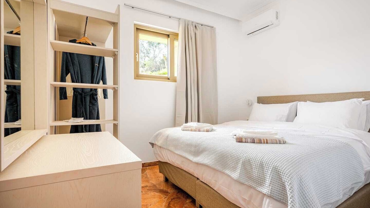 Photo of Bedroom in Kato Stalos