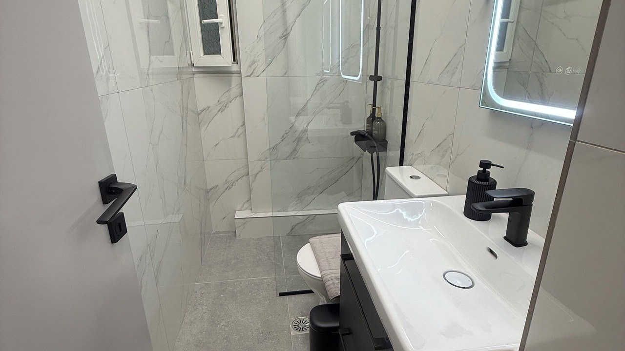 Photo of Bathroom in Larissa