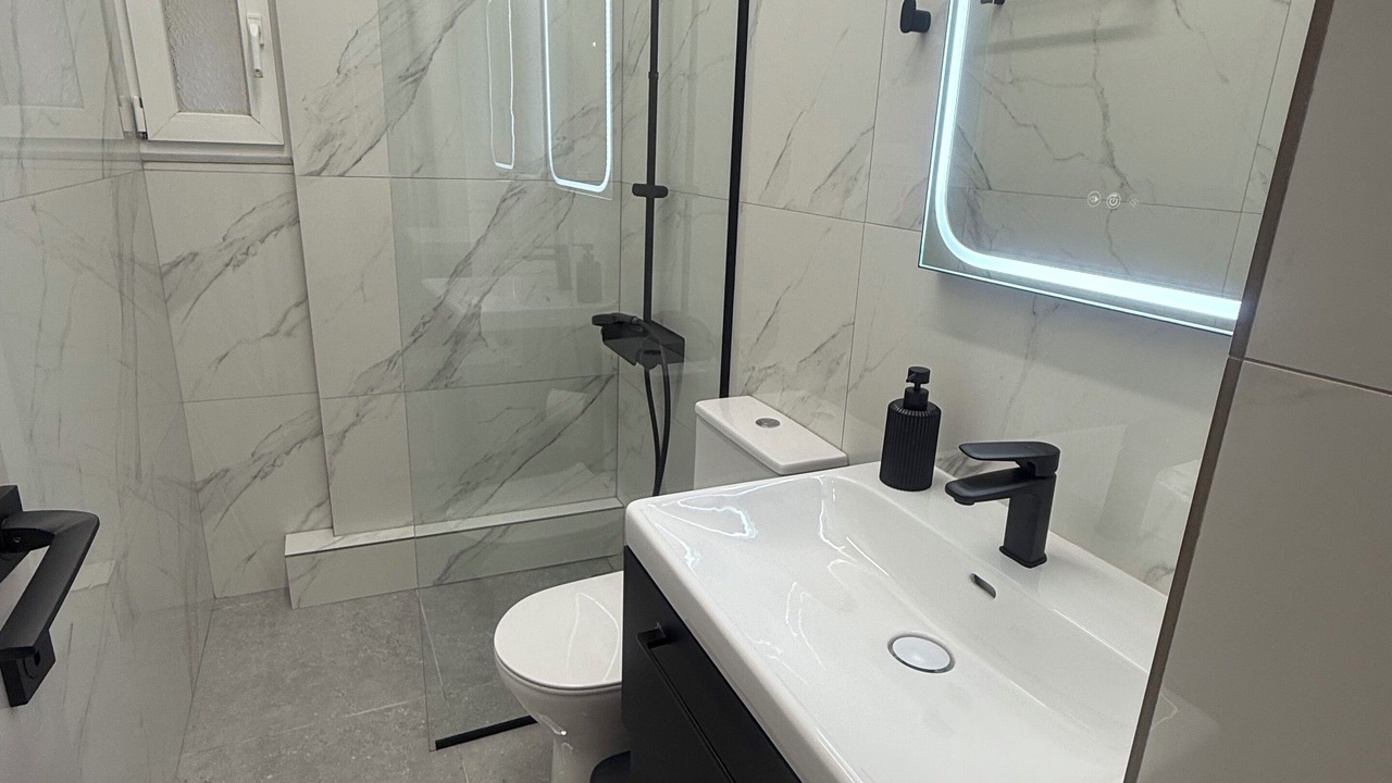 Photo of Bathroom in Larissa