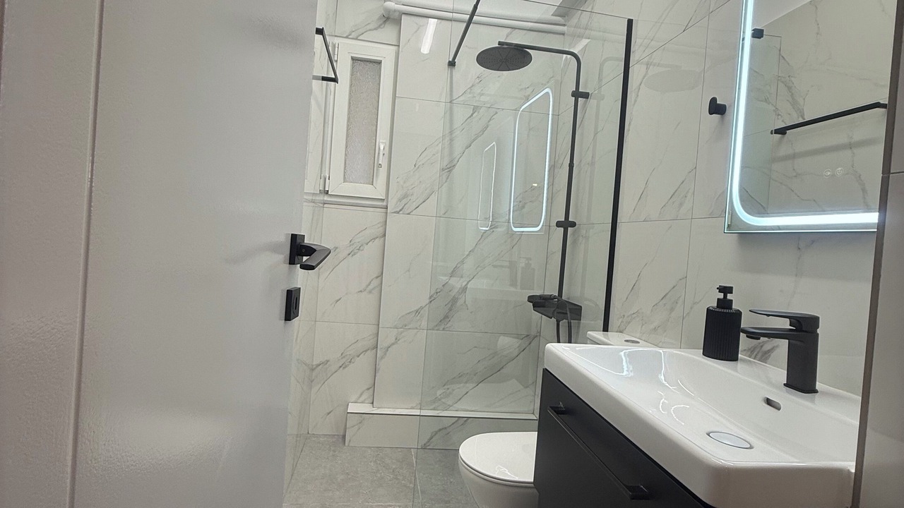 Photo of Bathroom in Larissa