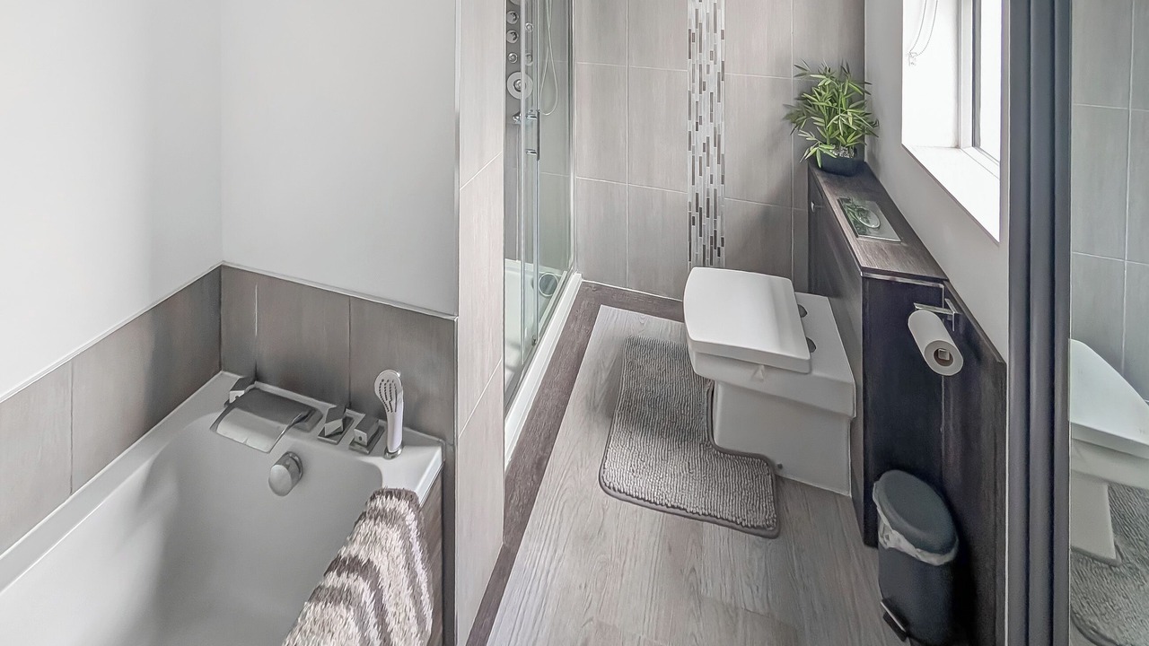 Photo of Bathroom in Girvan