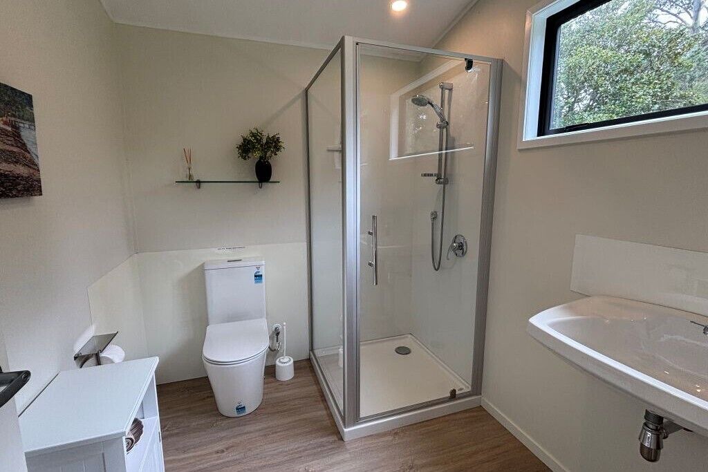 Photo of Bathroom in Russell