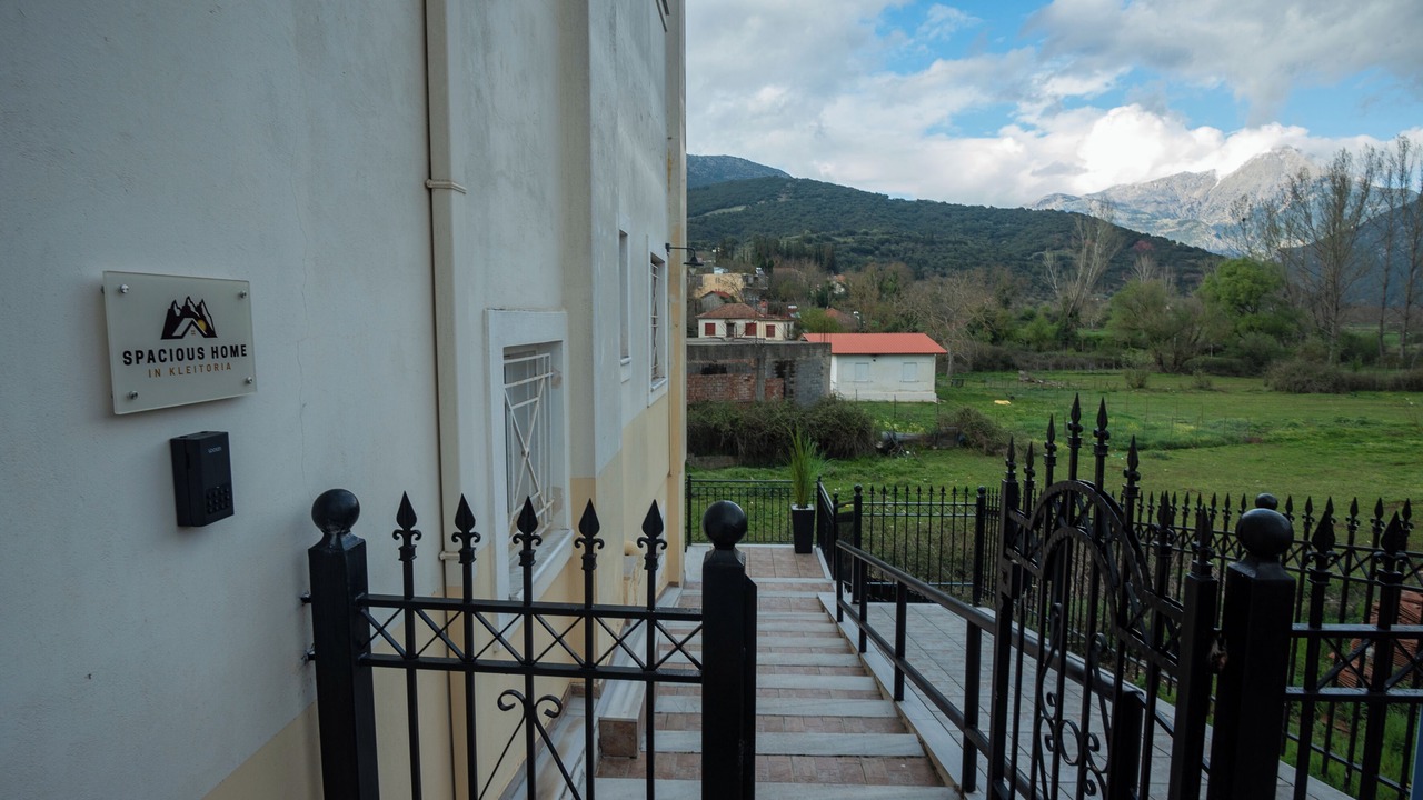 Photo of Outdoor in Klitoria