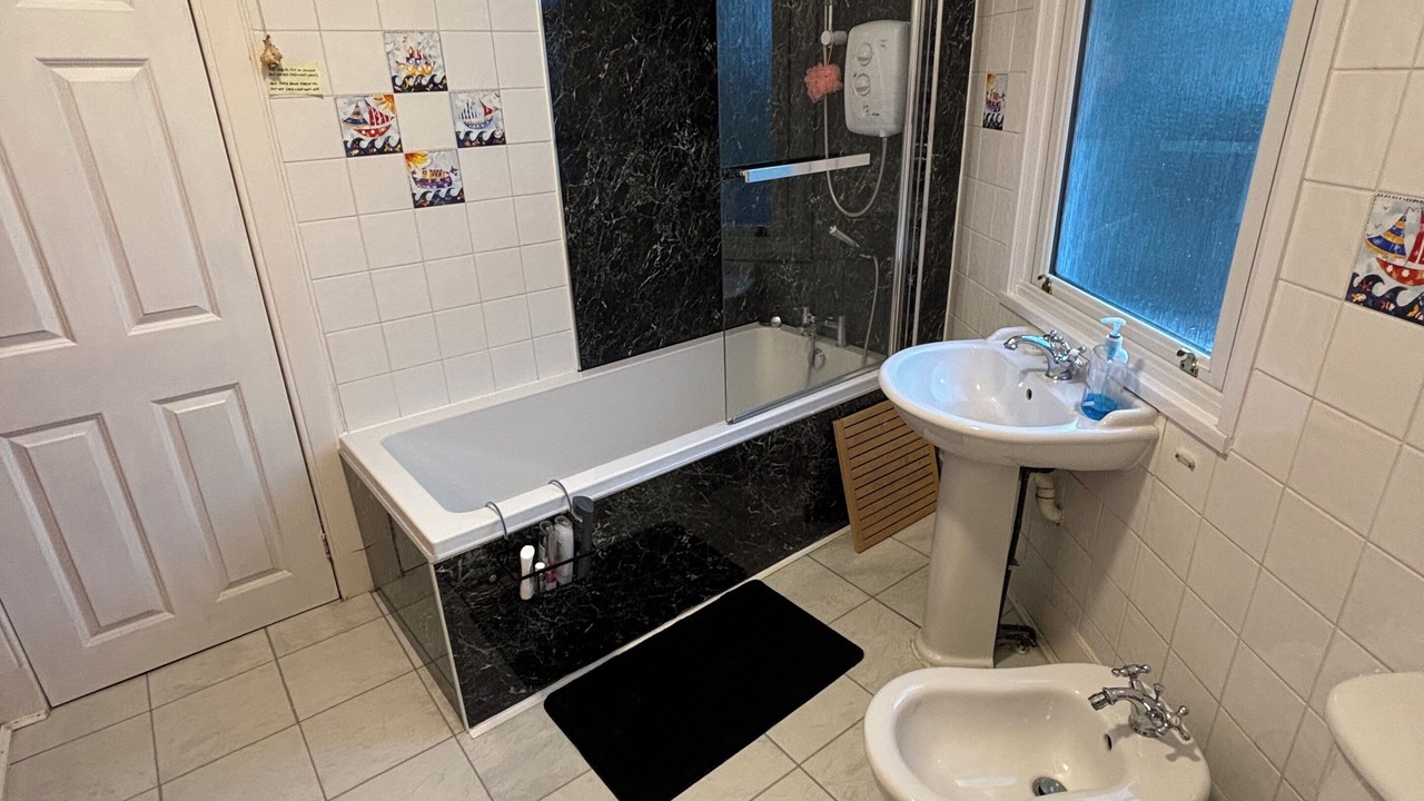 Photo of Bathroom in Burntisland