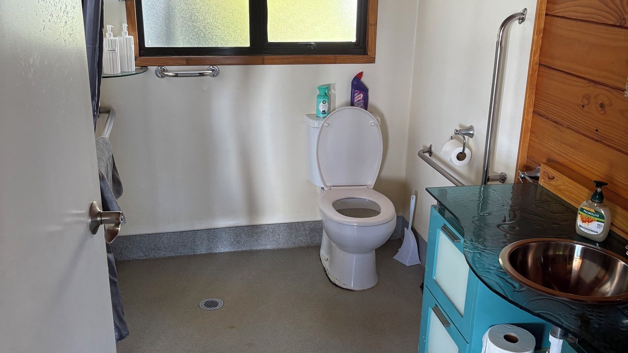 Photo of Bathroom in Waihau Bay