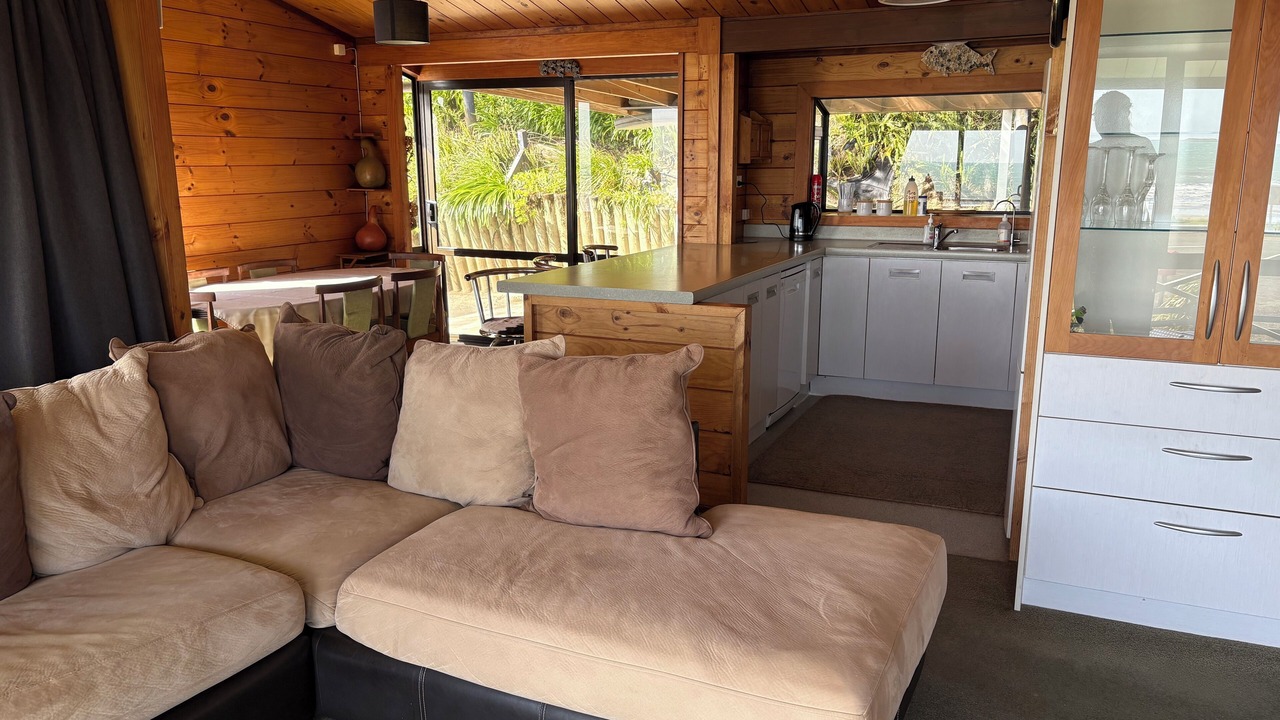 Photo of Livingroom in Waihau Bay