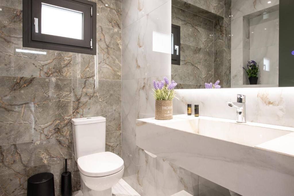 Photo of Bathroom in Gaitanion
