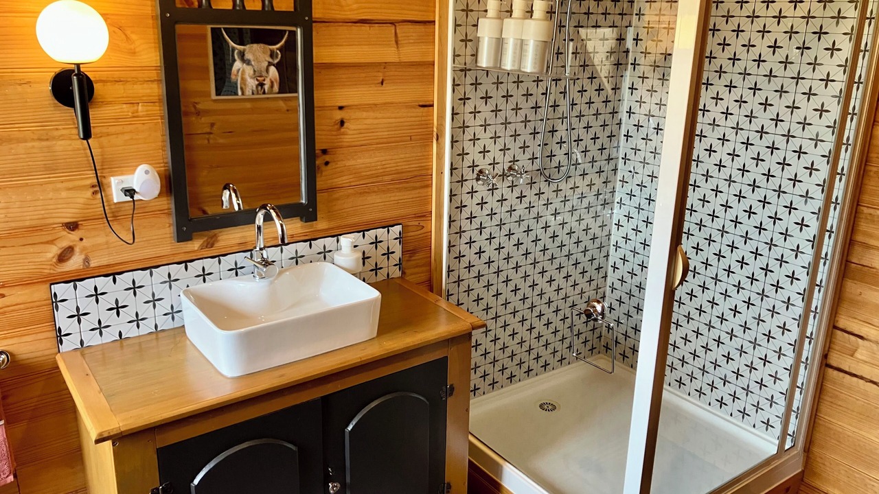 Photo of Bathroom in Zeehan